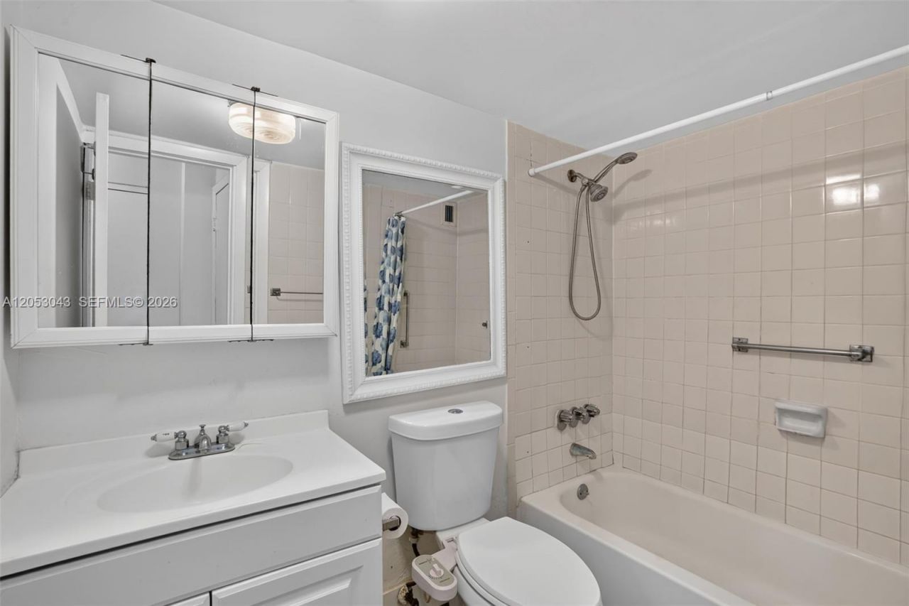 1228 West Ave, Unit 1405, Miami Beach, FL 33139 Photo