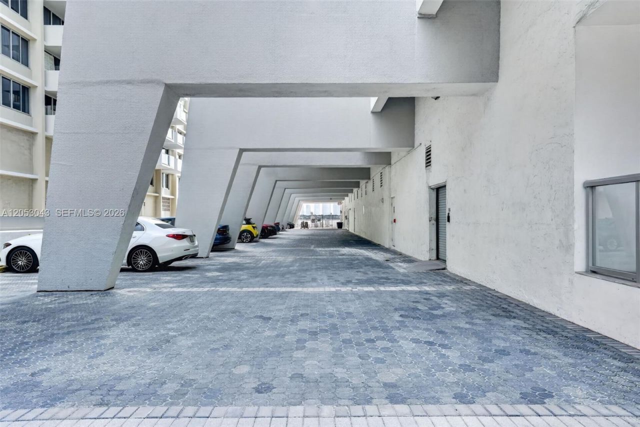 1228 West Ave, Unit 1405, Miami Beach, FL 33139 Photo