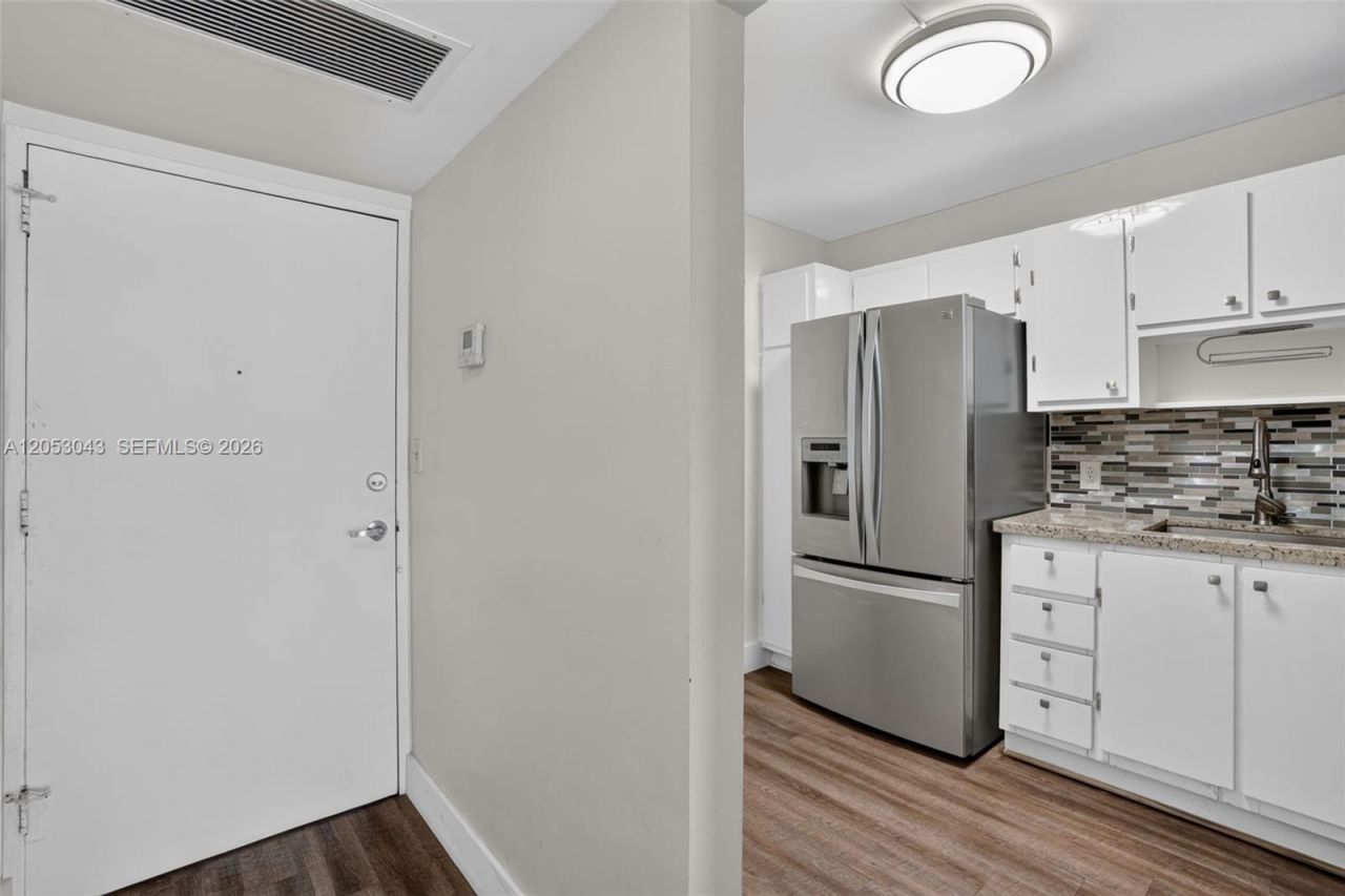 1228 West Ave, Unit 1405, Miami Beach, FL 33139 Photo