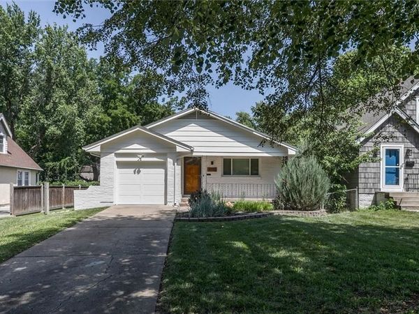 8239 WARD PARKWAY Plaza, Kansas City, MO 64114