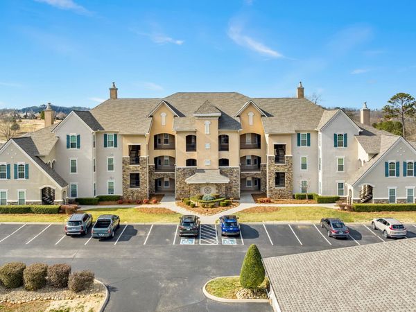 555 Rarity Bay Pkwy, Vonore, TN 37885