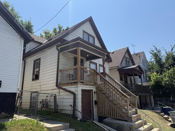 2544 S 6th STREET, Milwaukee, WI 53215