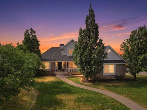 1931 E 6200 S, South Ogden, UT 84403