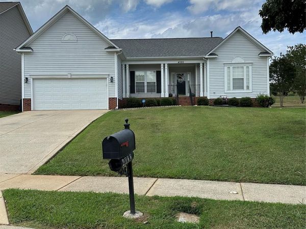 4022 Meadowview Hills Drive , Charlotte, NC 28269