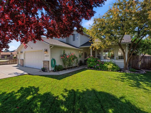 1827 W Lonesome Dove, Meridian, ID 83646