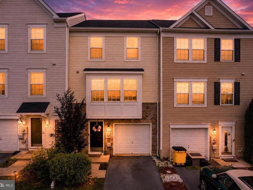 24 Ventura Way, Hedgesville, WV 25427 Main Photo