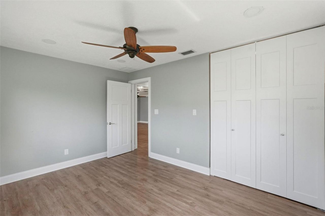 5669 45th Avenue N, Kenneth City, FL 33709 Photo