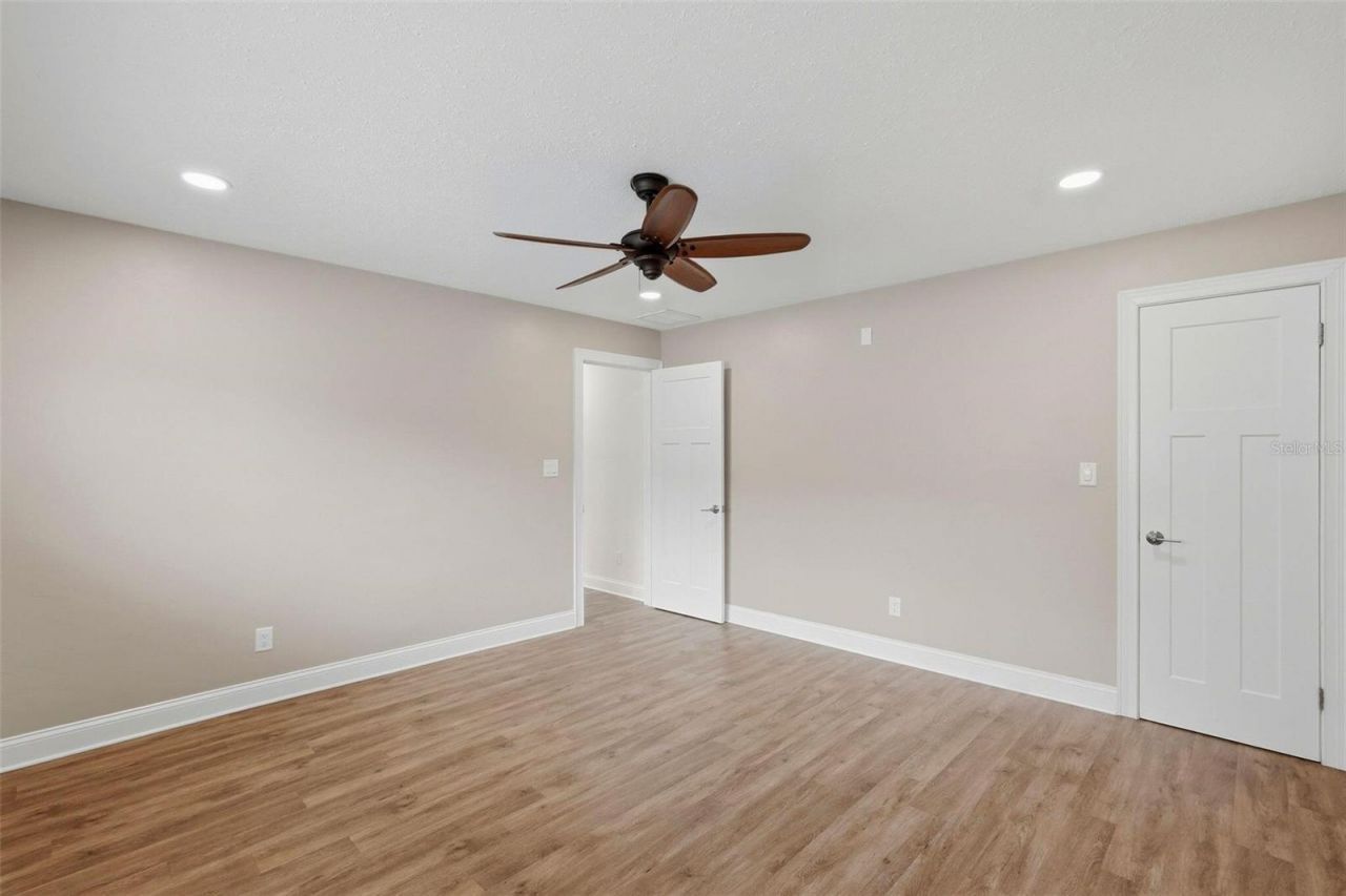 5669 45th Avenue N, Kenneth City, FL 33709 Photo