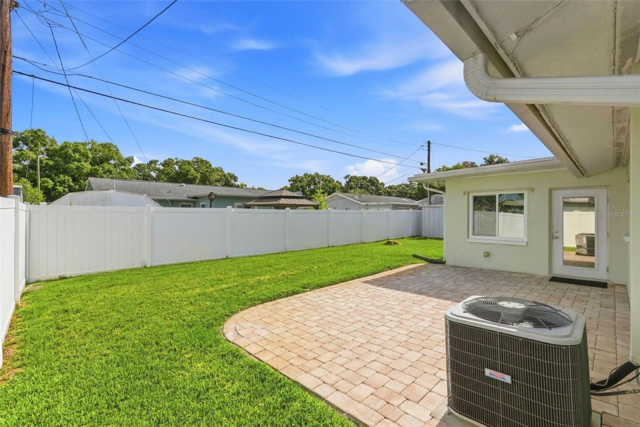 5669 45th Avenue N, Kenneth City, FL 33709 Photo