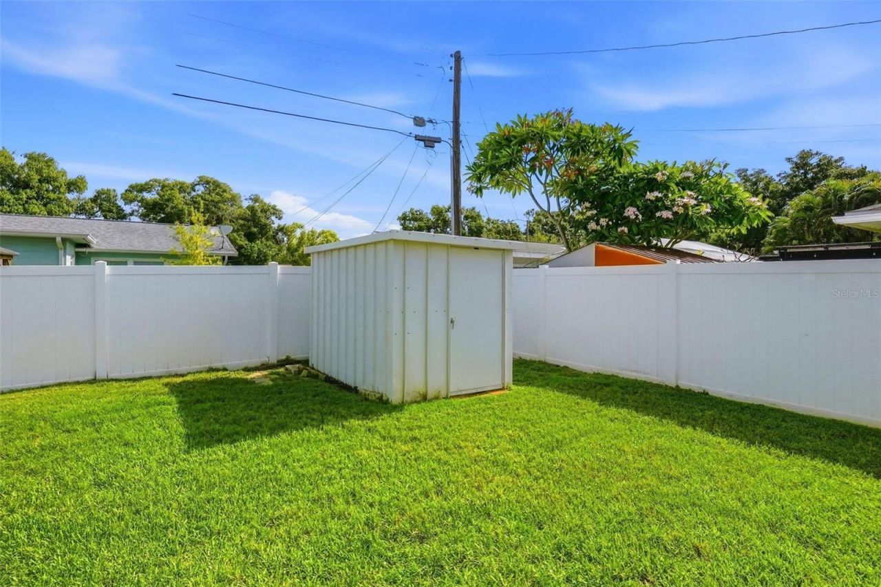 5669 45th Avenue N, Kenneth City, FL 33709 Photo