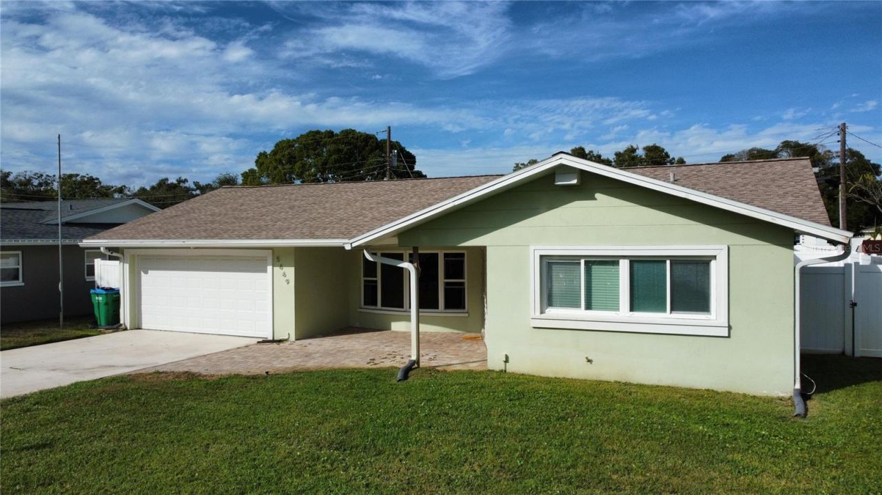 5669 45th Avenue N, Kenneth City, FL 33709 Photo