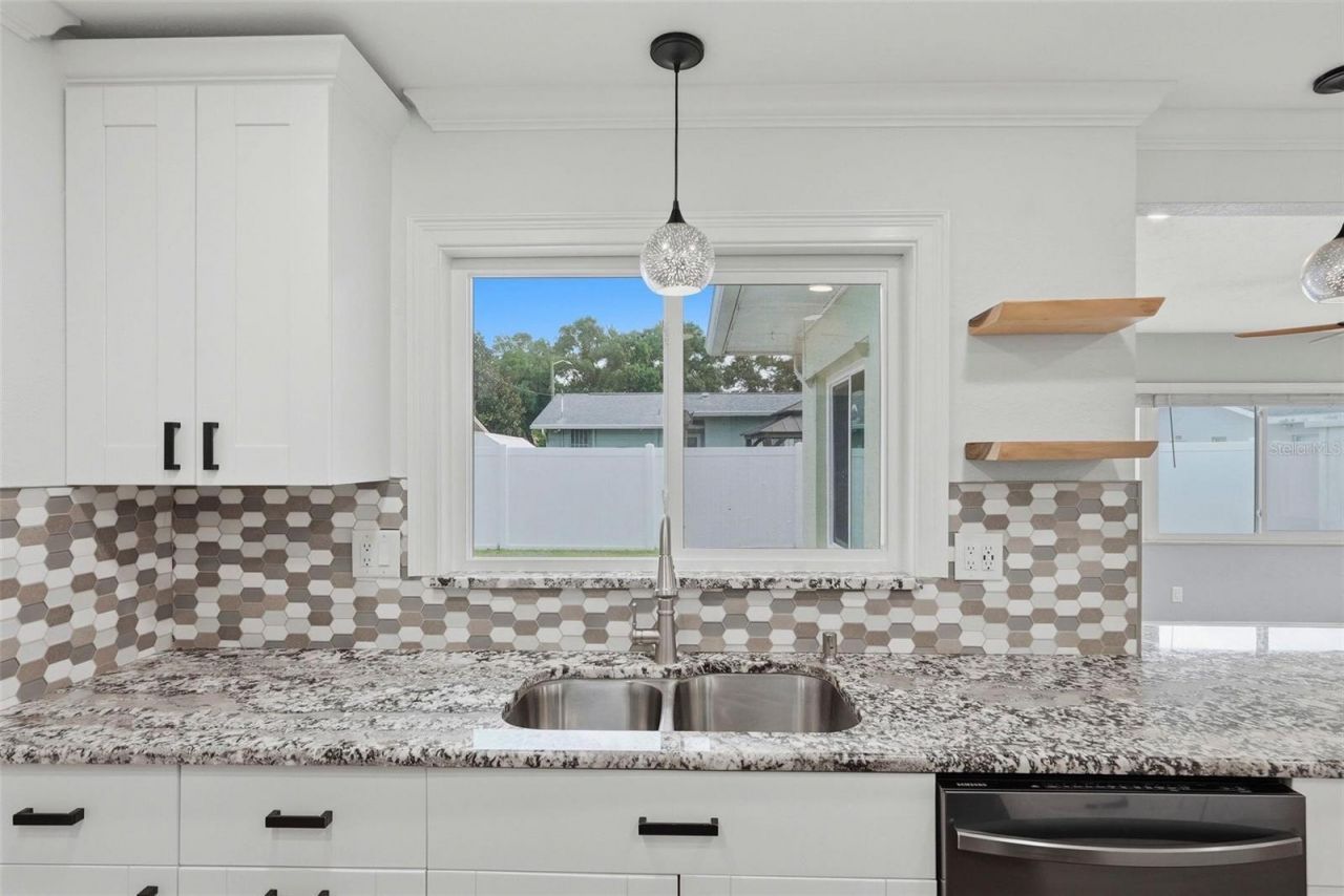 5669 45th Avenue N, Kenneth City, FL 33709 Photo