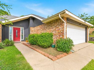 6321 Brookhaven Trail, Fort Worth, TX 76133