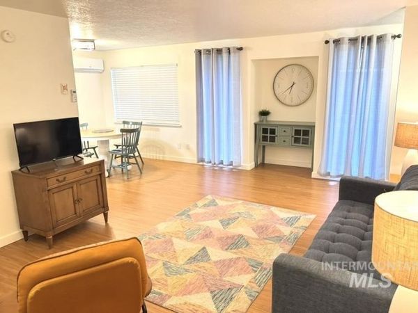 738 Washington St N, Unit 2, Twin Falls, ID 83301