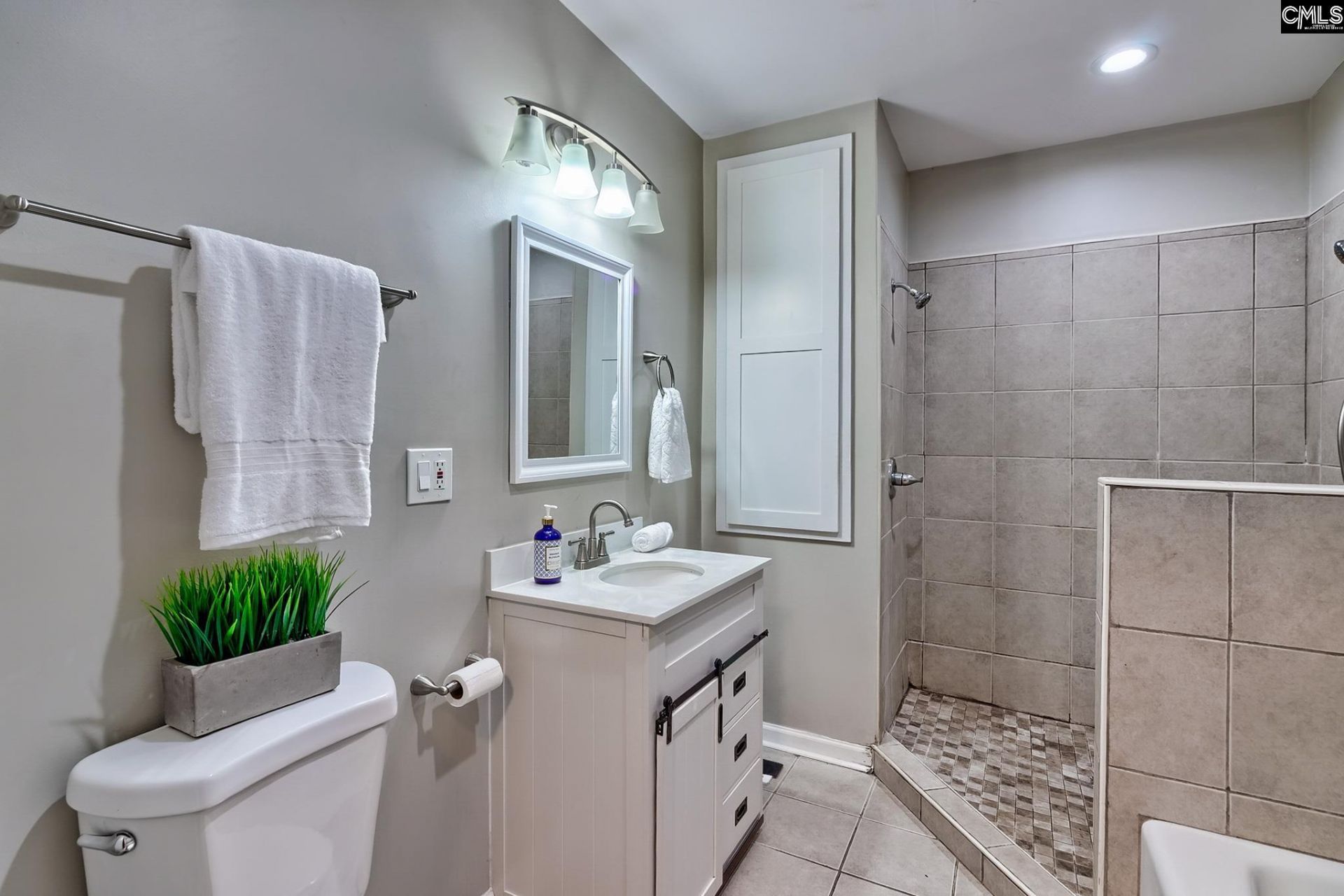 425 Yachting Road  Photo 22