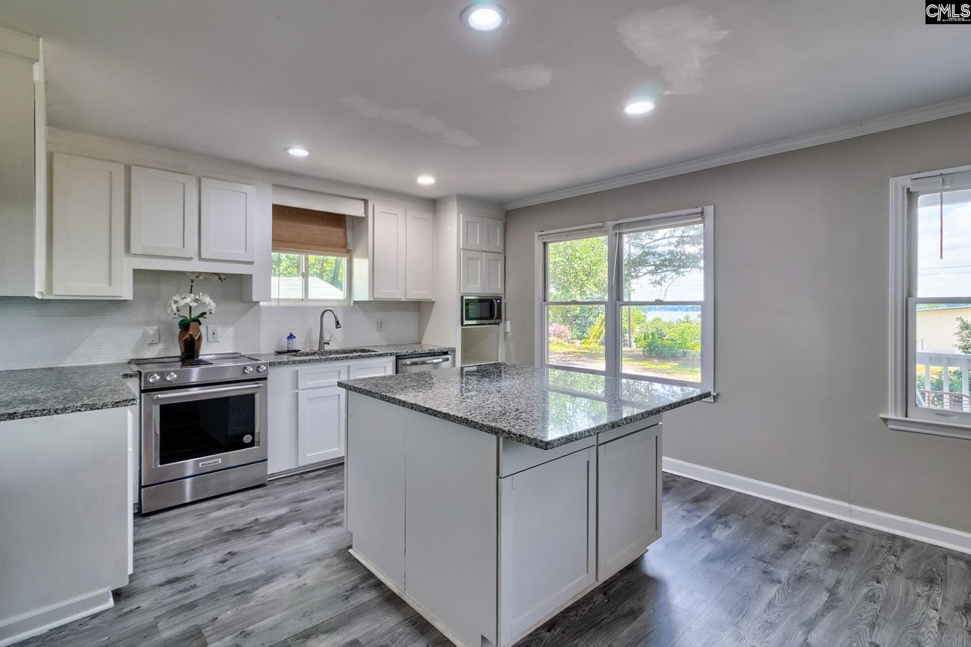 425 Yachting Road  Photo 6