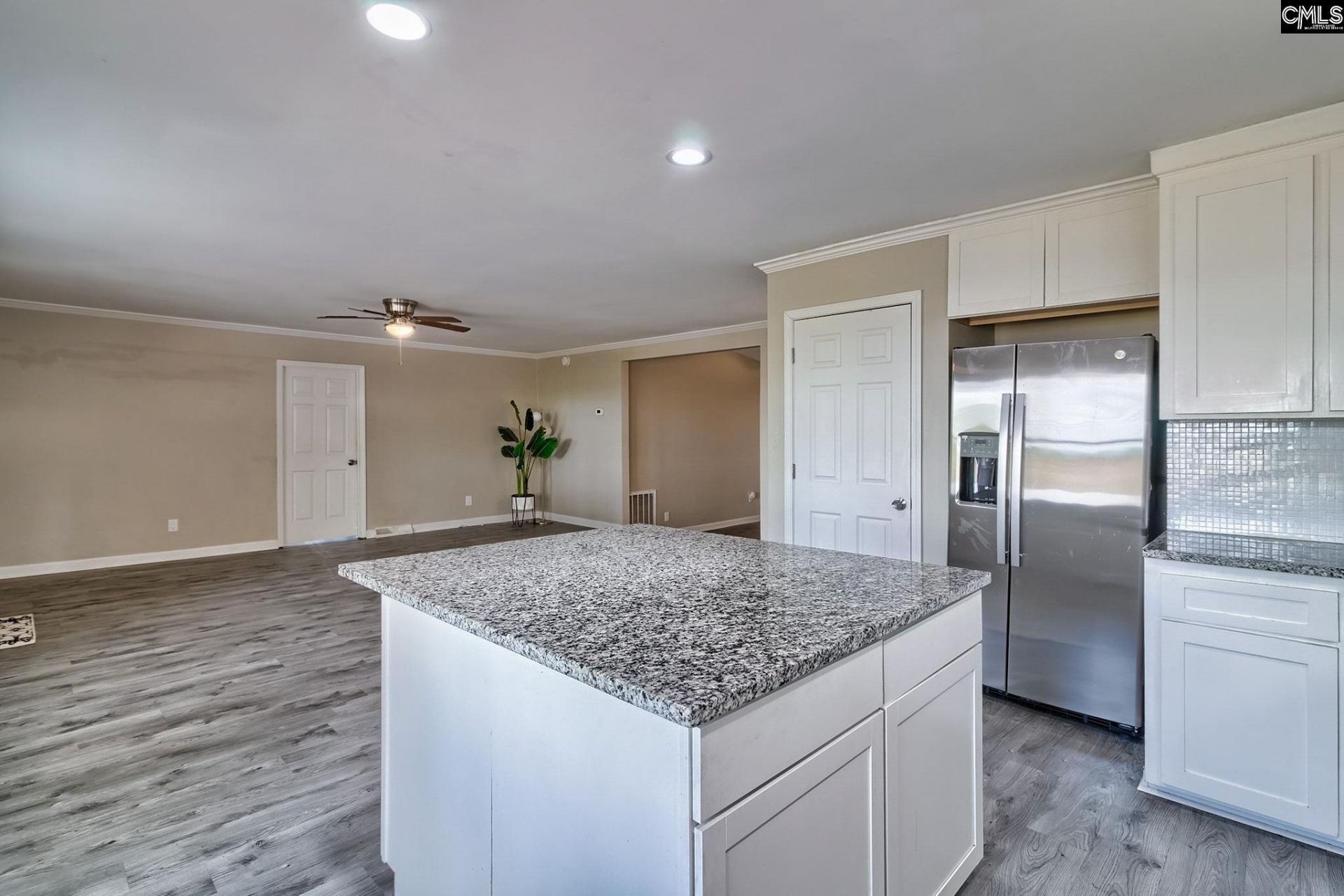 425 Yachting Road  Photo 9