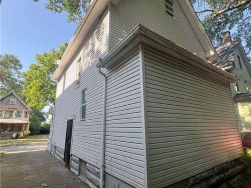 10728 Gooding Avenue, Cleveland, OH 44108 Photo 2