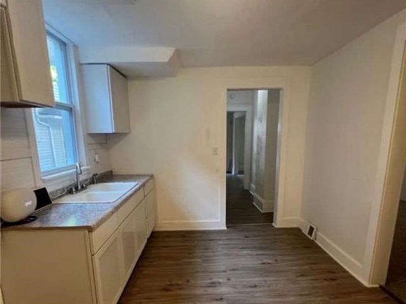 10728 Gooding Avenue, Cleveland, OH 44108 Photo 9