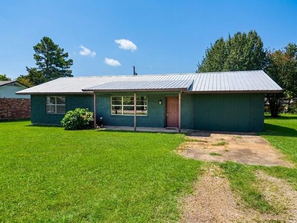 312 E Meadowview Lane, Valliant, OK 74764