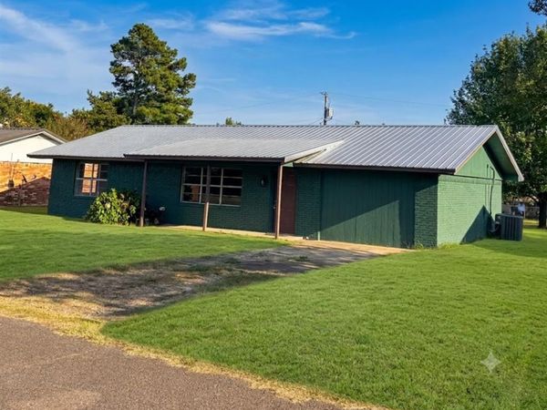 312 E Meadowview Lane, Valliant, OK 74764