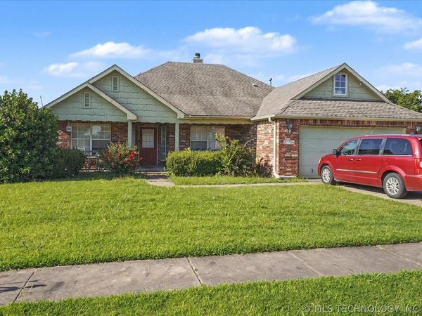27756 E 112th Street S, Coweta, OK 74429