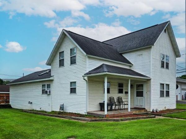 514 E Iowa St, Prairie Du Chien, WI 53821