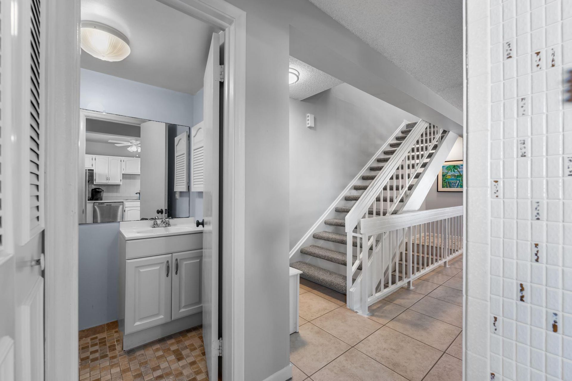 601 W Ocean Drive, Unit 312D, Key Colony, FL 33051 Photo