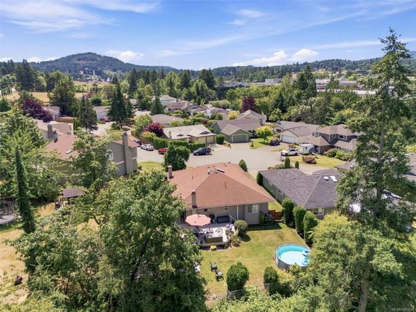 6766 Central Saanich Rd, Unit #8, Central Saanich, BC V8Z 7E1