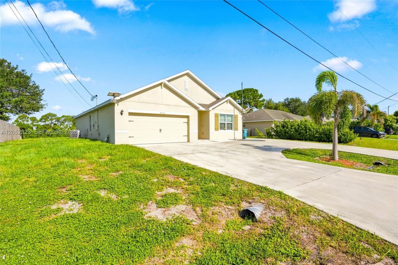 4650 SW Babylon St , Port Saint Lucie, FL 34953 Photo