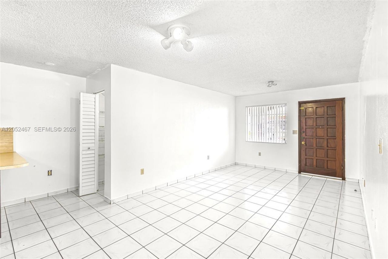 2228 W 74th St, Unit 102-13, Hialeah, FL 33016 Photo
