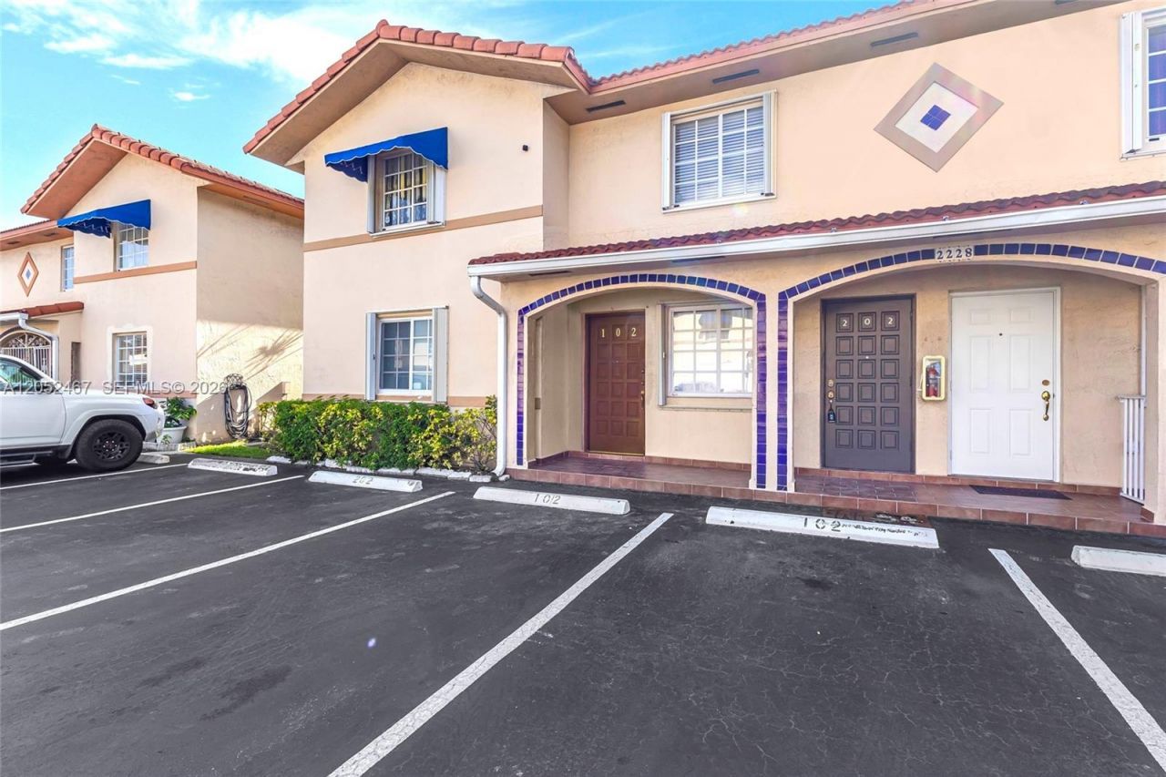 2228 W 74th St, Unit 102-13, Hialeah, FL 33016 Photo