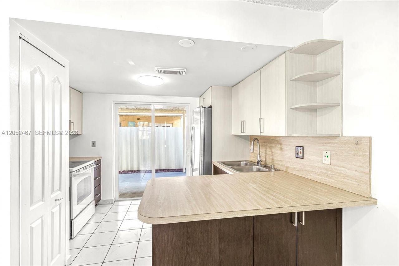 2228 W 74th St, Unit 102-13, Hialeah, FL 33016 Photo