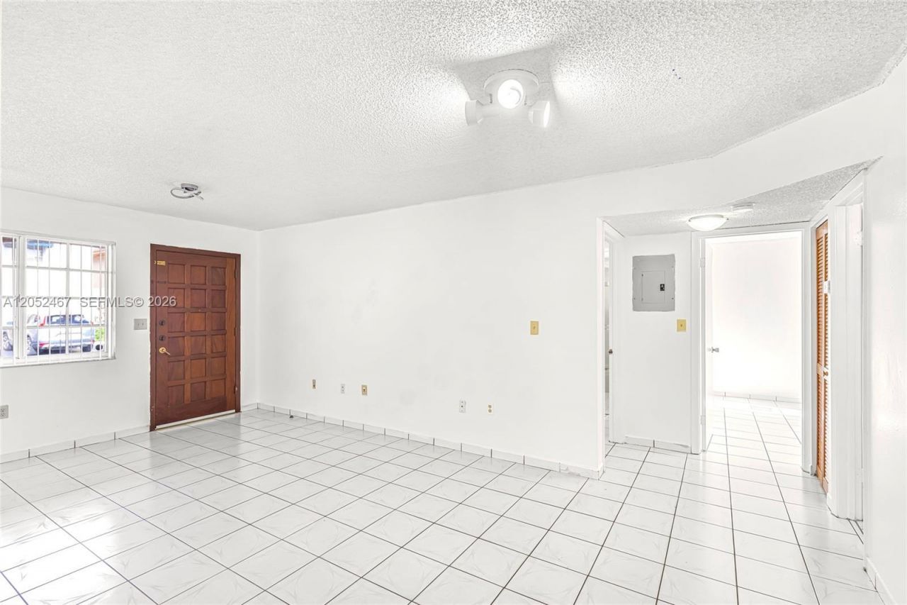 2228 W 74th St, Unit 102-13, Hialeah, FL 33016 Photo