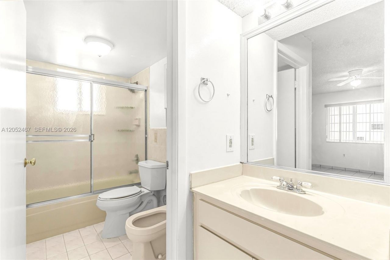 2228 W 74th St, Unit 102-13, Hialeah, FL 33016 Photo