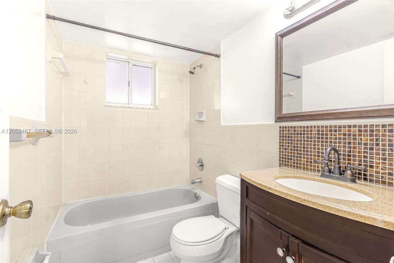 2228 W 74th St, Unit 102-13, Hialeah, FL 33016 Photo