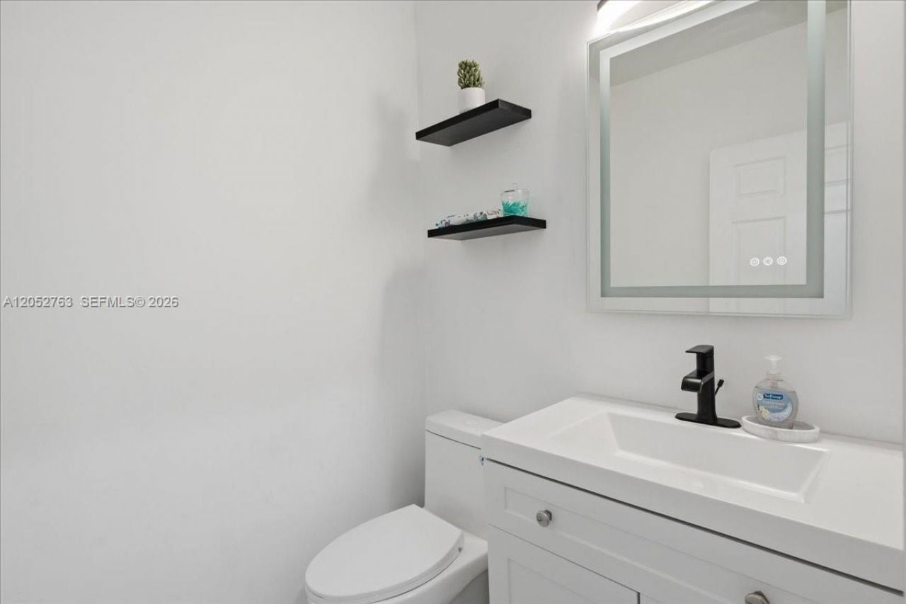976 NE 42nd Ave, Homestead, FL 33033 Photo