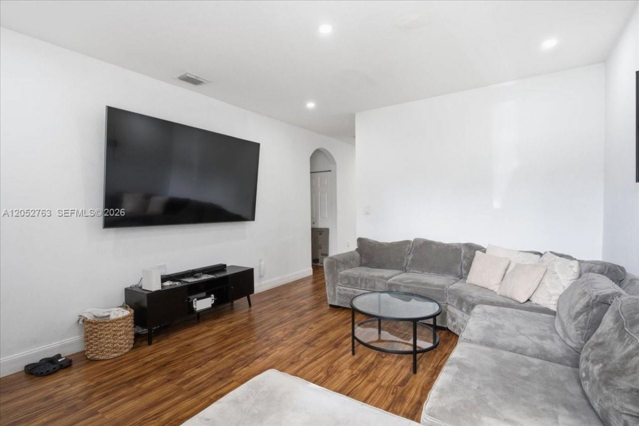 976 NE 42nd Ave, Homestead, FL 33033 Photo
