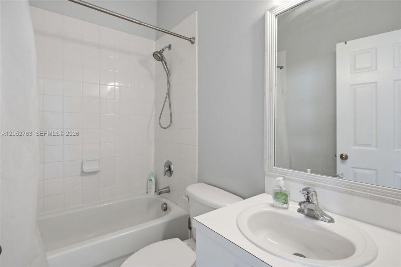 976 NE 42nd Ave, Homestead, FL 33033 Photo