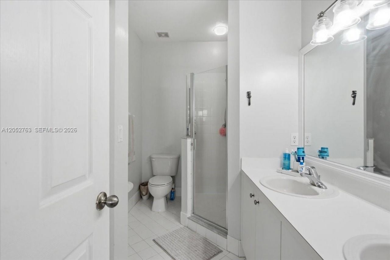 976 NE 42nd Ave, Homestead, FL 33033 Photo
