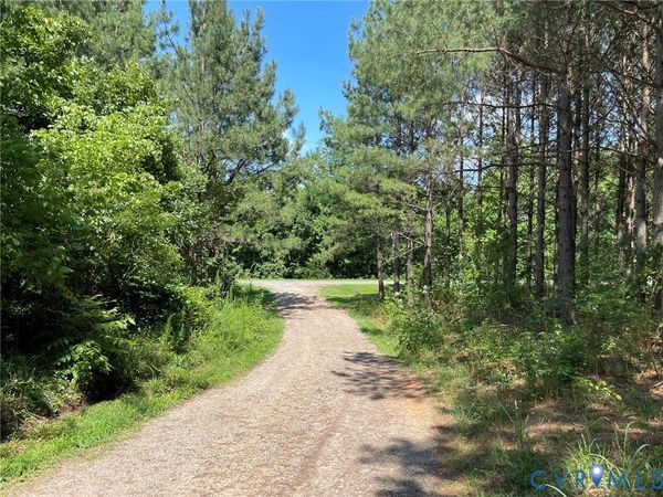 1 Deer Run Road, Blackstone, VA 23824