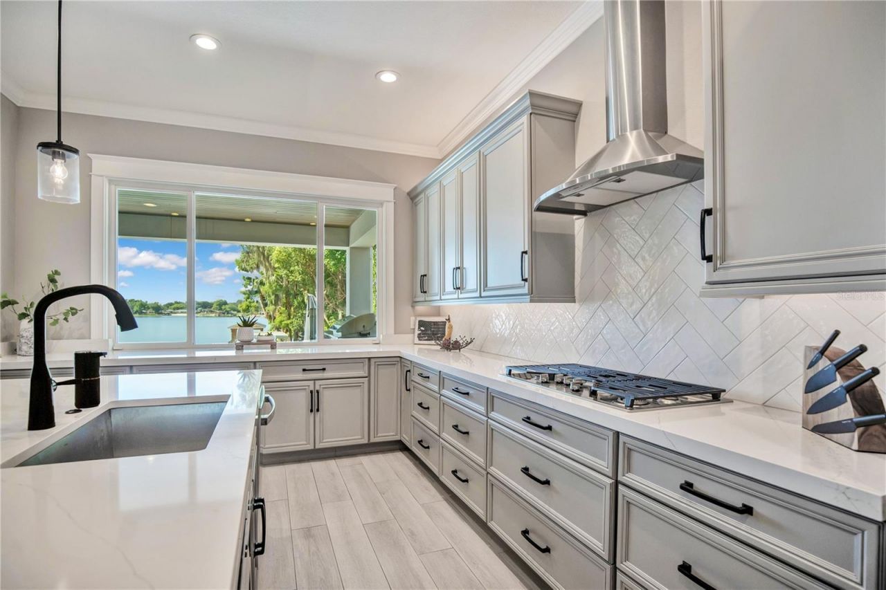 600 Gatlin Avenue, Orlando, FL 32806 Photo