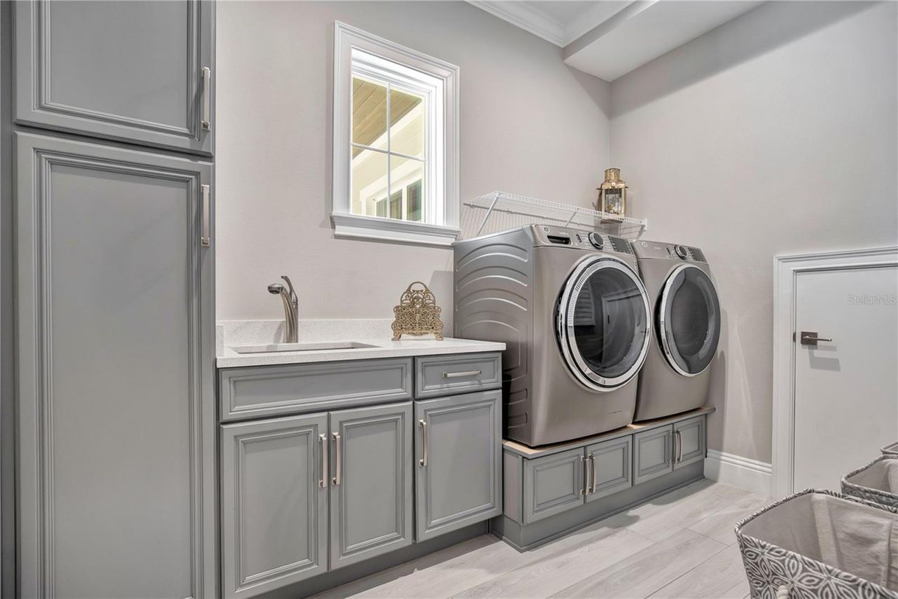 600 Gatlin Avenue, Orlando, FL 32806 Photo