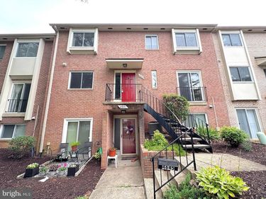 4645 LOGSDON DRIVE , ANNANDALE, VA 22003