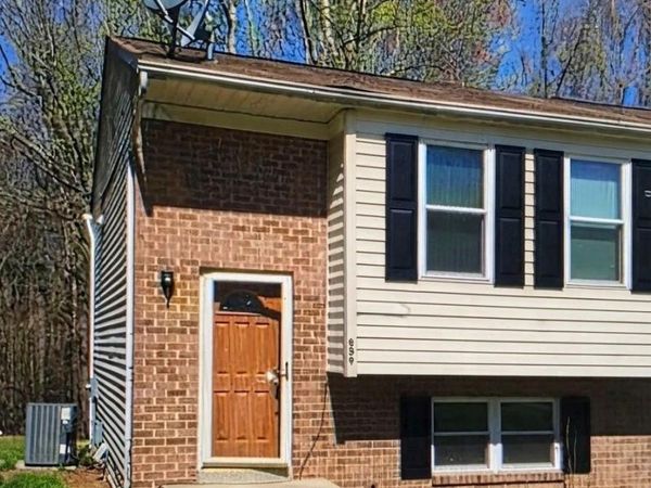 829 CALVERT TOWNE DR , PRINCE FREDERICK, MD 20678