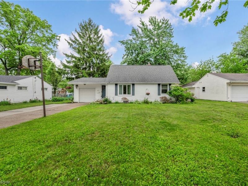 227 Fairfield Road, Avon Lake, OH 44012 Photo 2