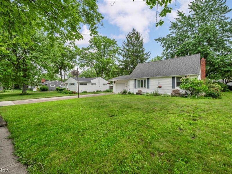 227 Fairfield Road, Avon Lake, OH 44012 Photo 4