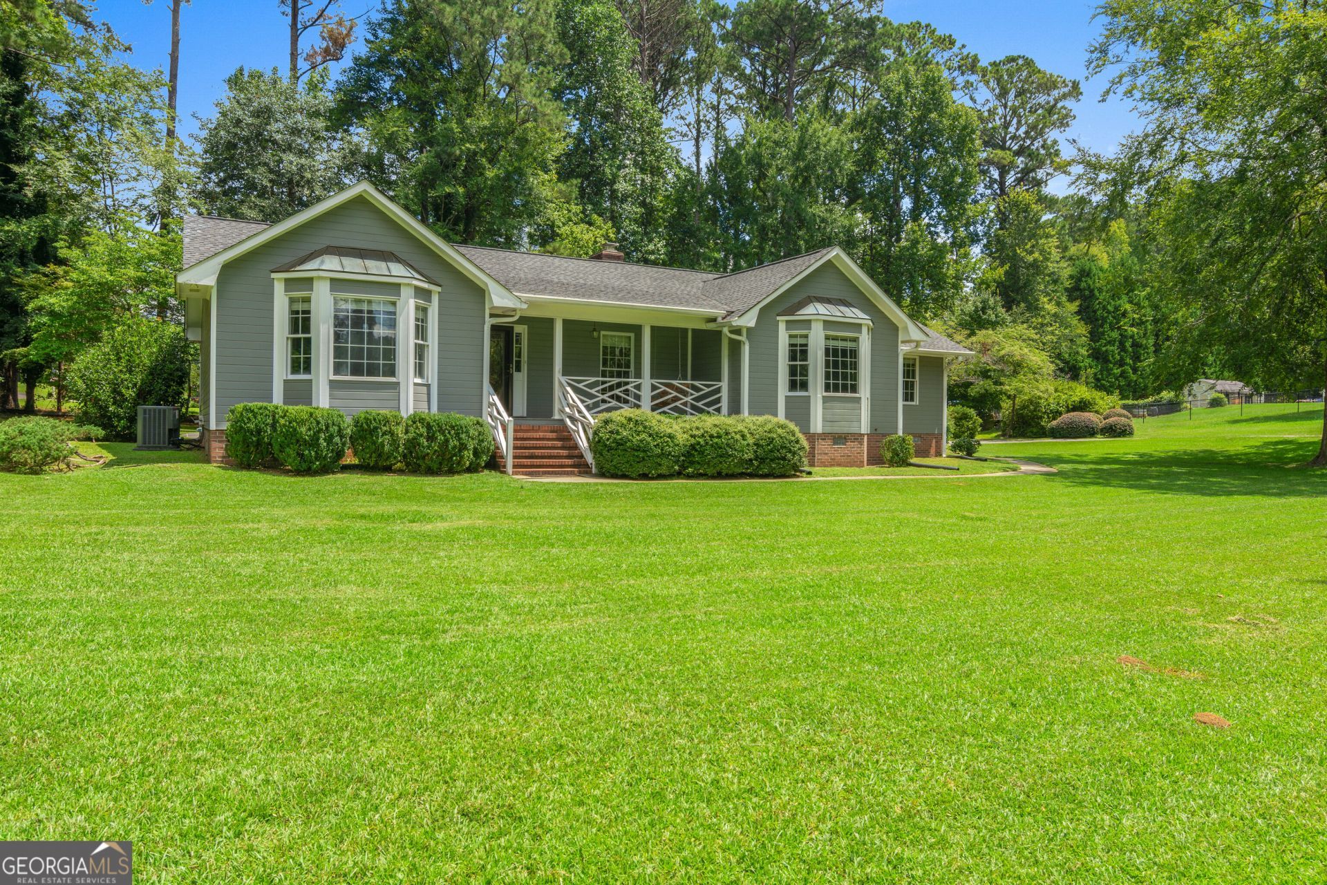 3759 Sussex Drive Ne, Milledgeville, GA 31061 Main Photo