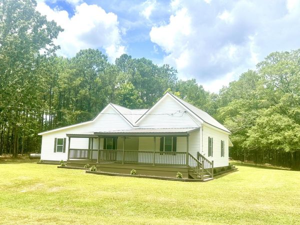 1966 Owens Rd, Woodbury, GA 30293