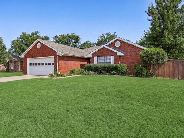 3211 Brookview Drive , Corinth, TX 76210